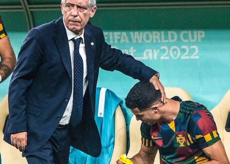 Portugal umum berpisah dengan jurulatih Fernando Santos