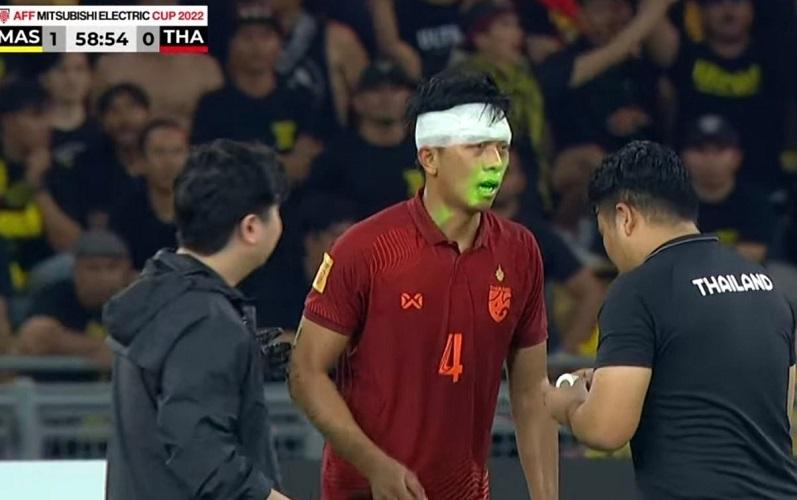 Piala AFF 2022 : Penyokong Malaysia dikecam selepas tembak laser ke atas pemain Thailand