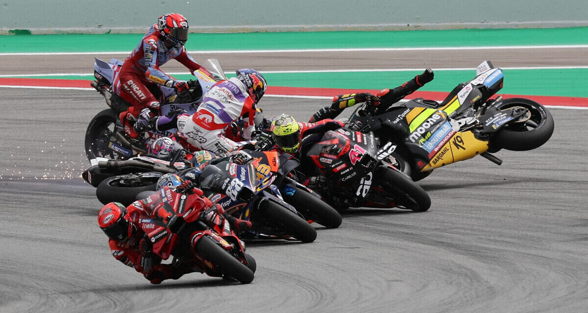 MotoGP Catalunya : Bendera merah dikibarkan, kaki Bagnaia dilanggar semasa perlumbaan