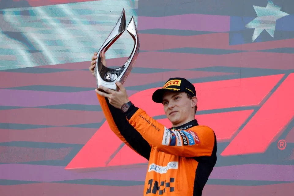 F1: Oscar Piastri menang di Baku